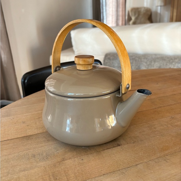 Vintage Enameled Kettle with Bentwood Handle - Picture 3 of 12